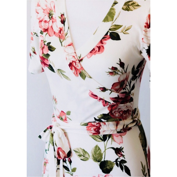 SURPLICE FLORAL MIDI DRESS $15 THIS WEEK - Picture 5 of 8